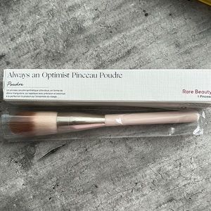 RARE BEAUTY BY SELENA GOMEZ
Always An Optimist Powder Brush